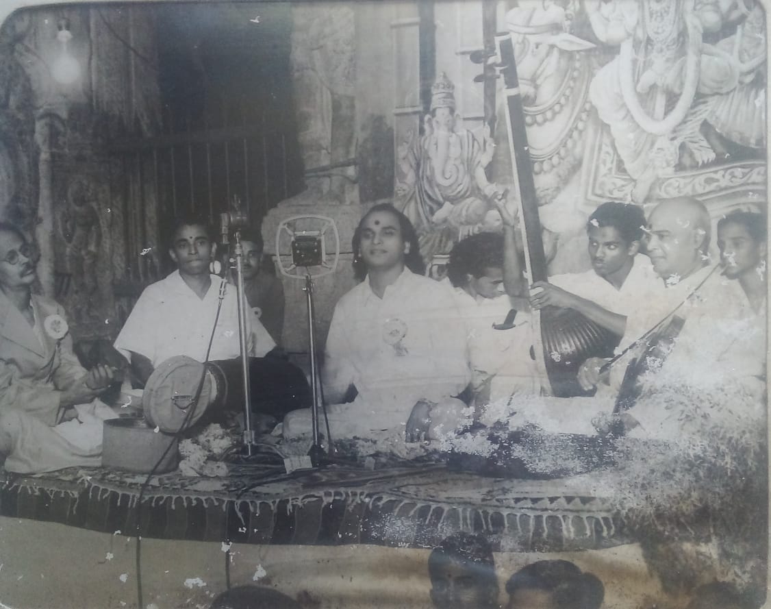 தியாகராஜ பாகவதர் கச்சேரி நடத்திய அபூர்வ படம் 