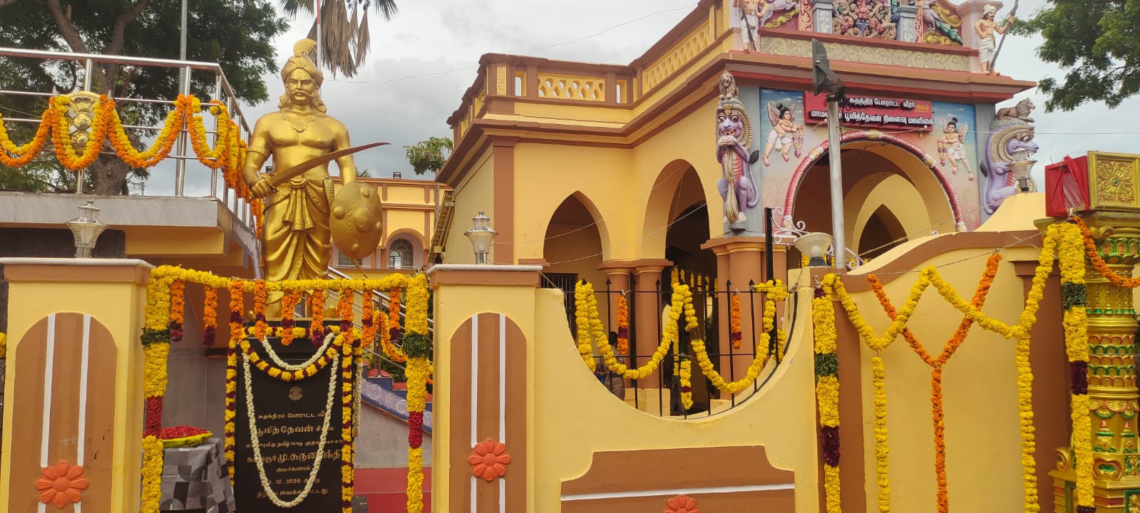 இந்திய சுதந்திரப் போராட்ட வீரர் பூலித்தேவன் 309வது ஜெயந்தி விழா; 1300 போலீசார் குவிப்பு.